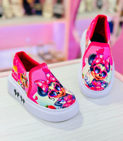 VANS DE PERSONAJES PARA NIÑOS