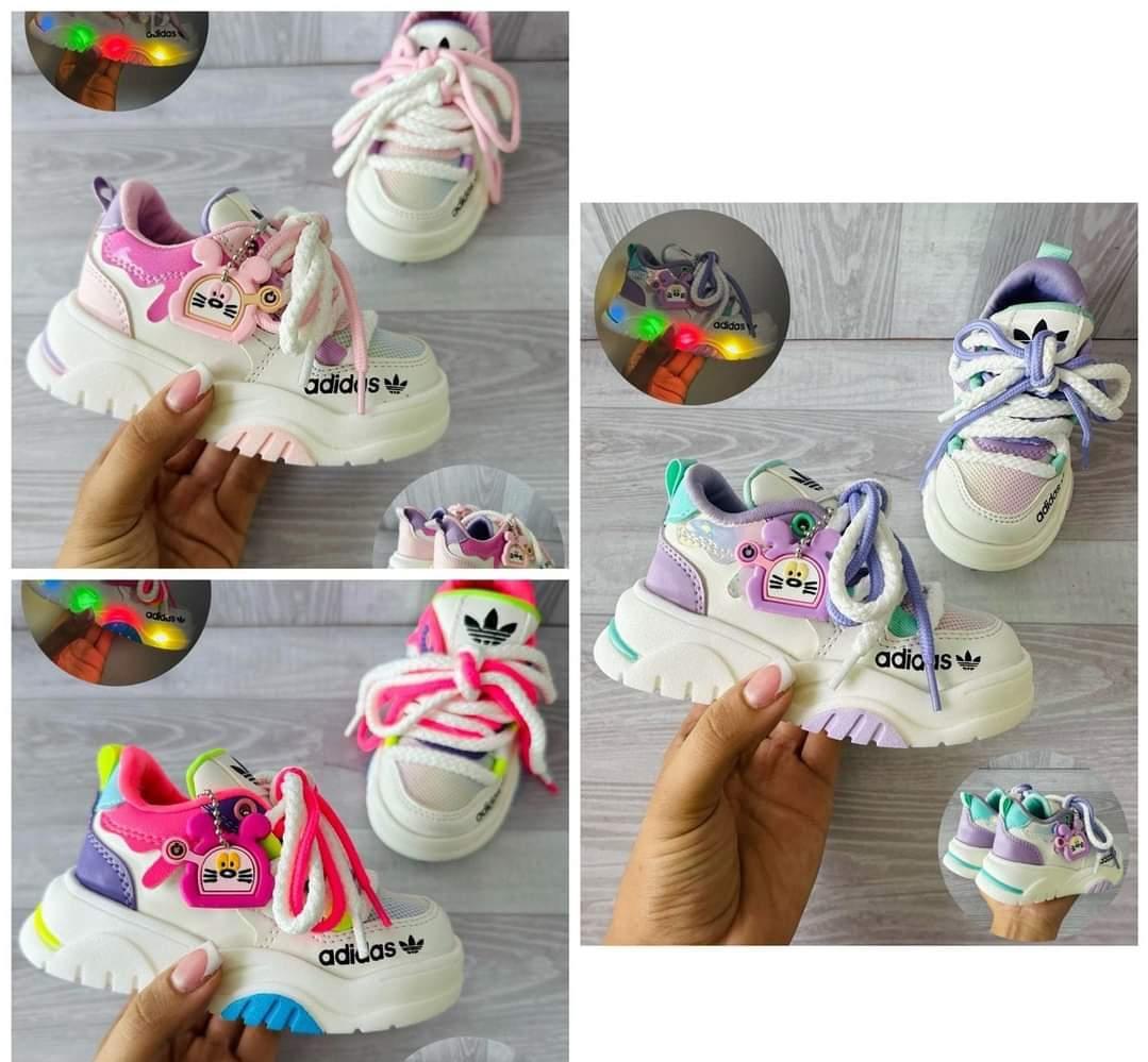 TENIS ADIDAS NIÑA CON LUCES REF BMB